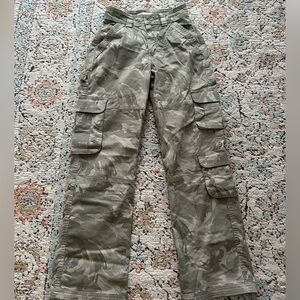 Abercrombie & Fitch Green Cargo Pants, size 000/23